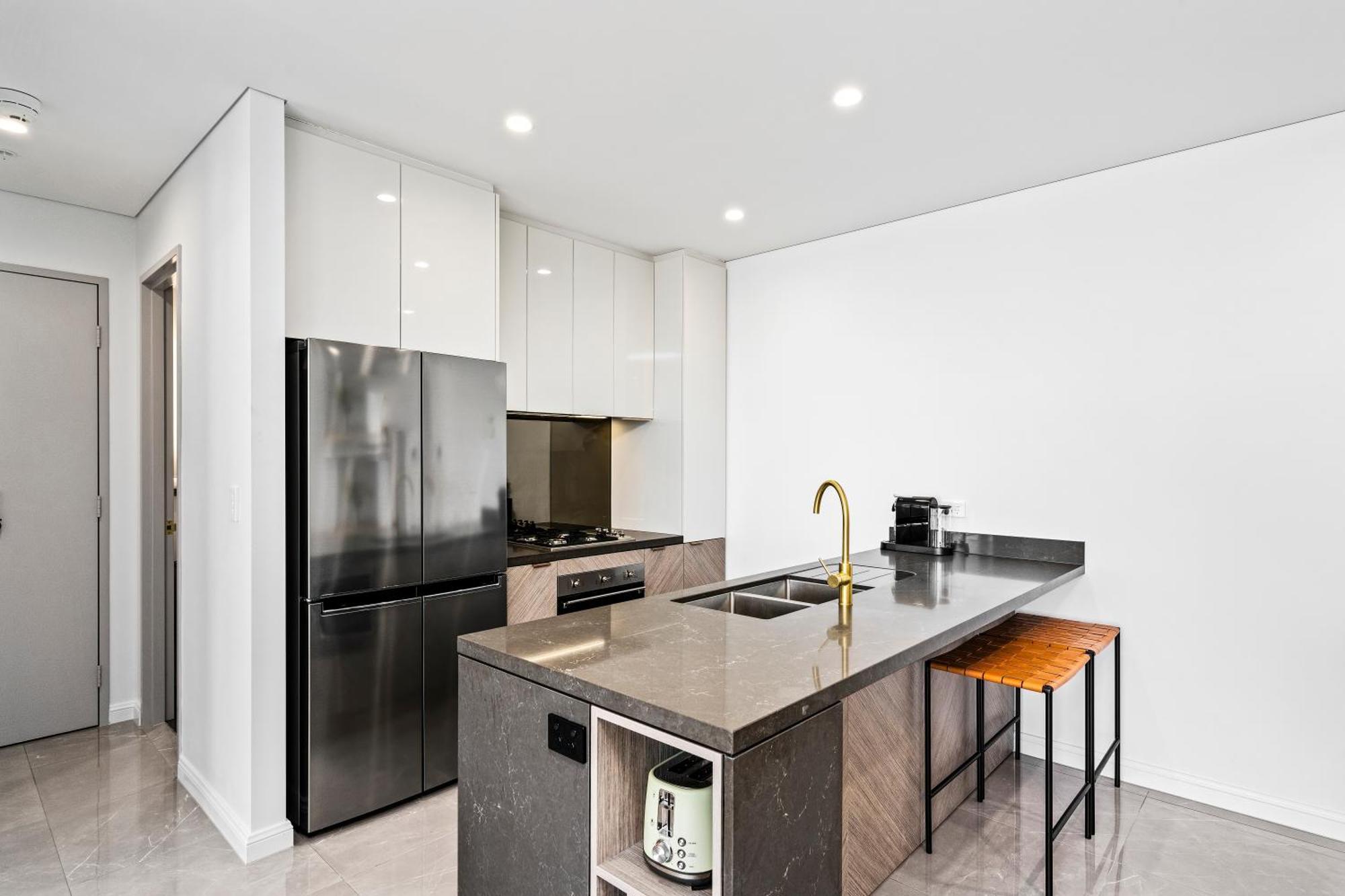 Surfers Paradise New Beachfront Apartments Gold Coast Exterior photo
