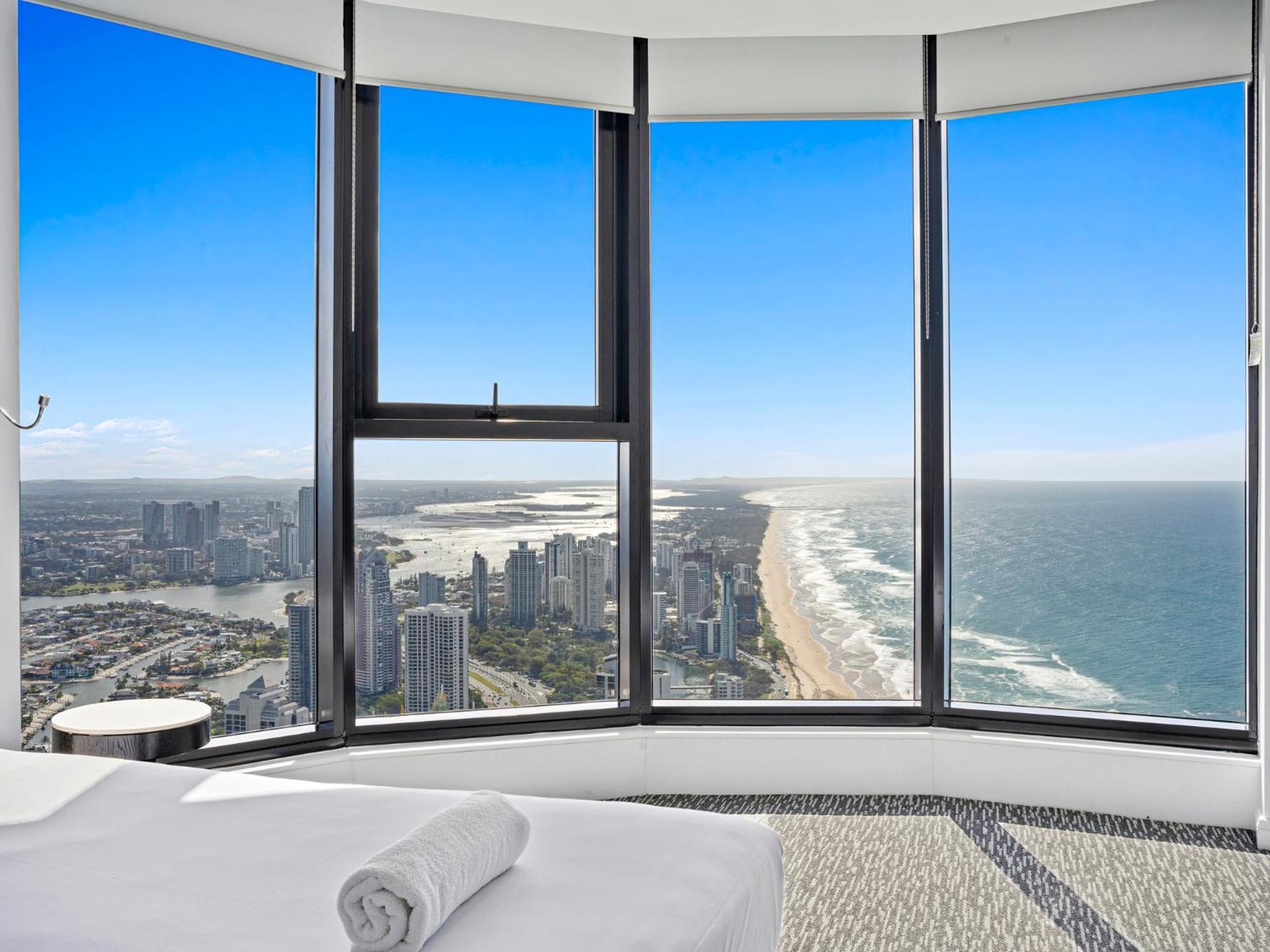 Surfers Paradise New Beachfront Apartments Gold Coast Exterior photo