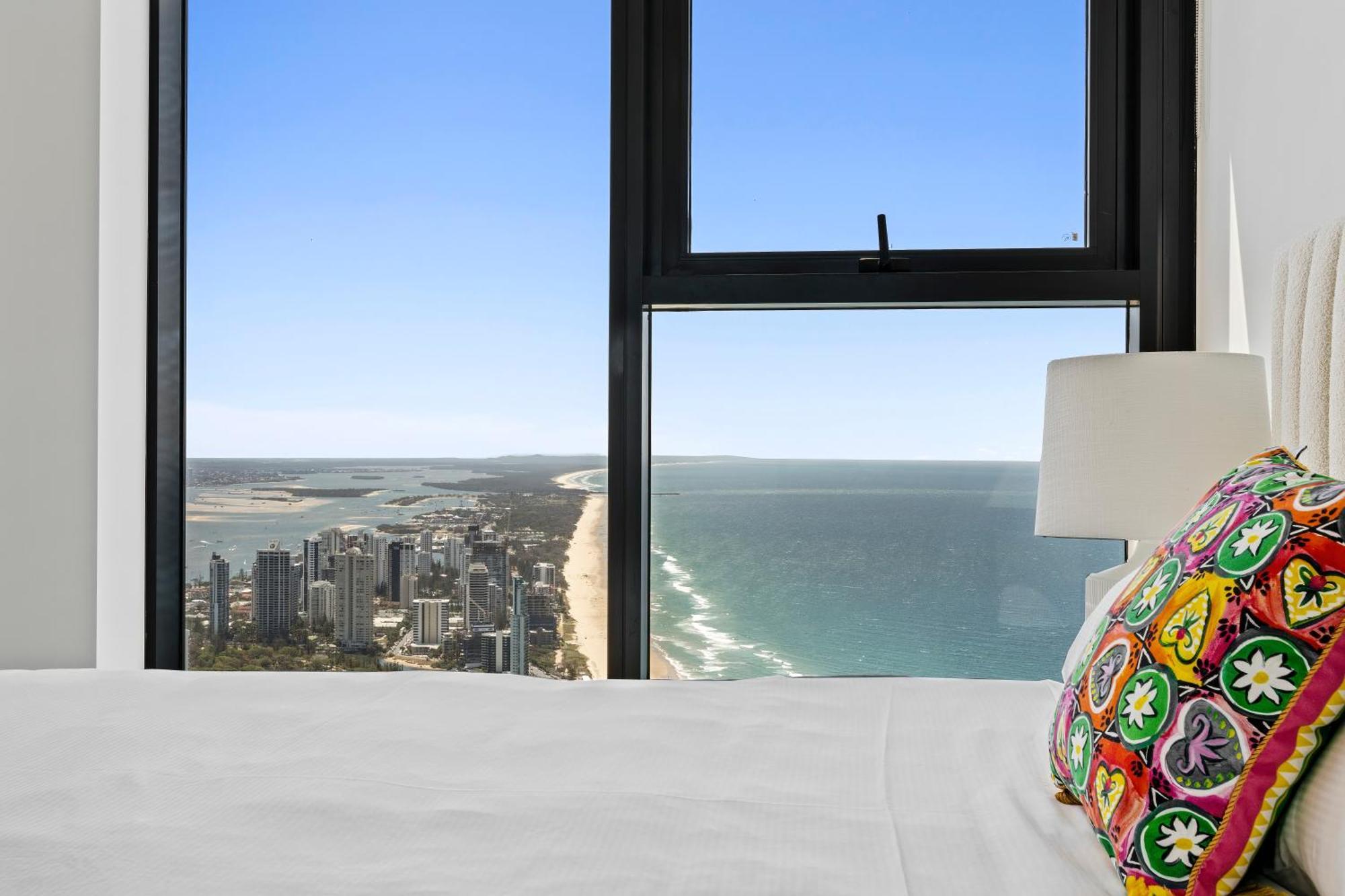 Surfers Paradise New Beachfront Apartments Gold Coast Exterior photo