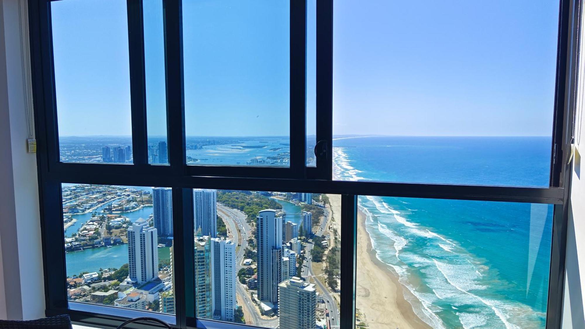 Surfers Paradise New Beachfront Apartments Gold Coast Exterior photo
