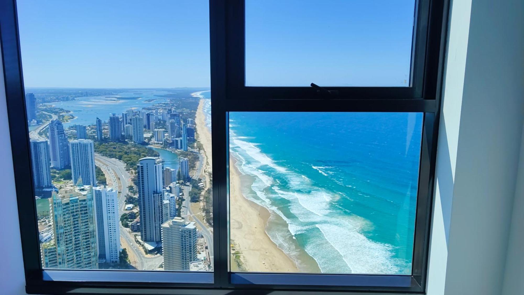 Surfers Paradise New Beachfront Apartments Gold Coast Exterior photo