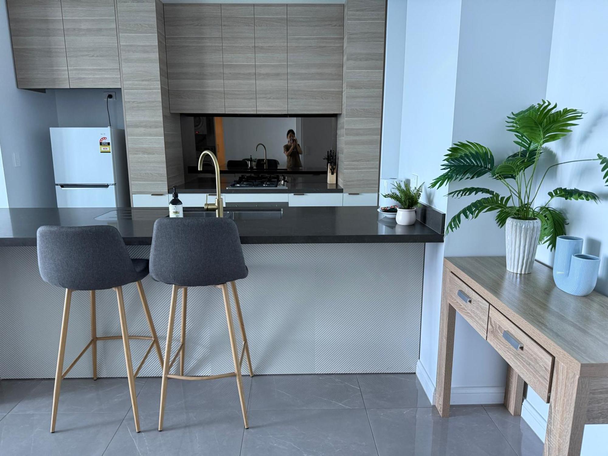 Surfers Paradise New Beachfront Apartments Gold Coast Exterior photo